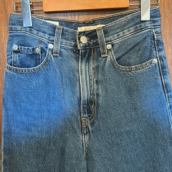 Levi’s High Loose Jeans - Picture 5 of 12